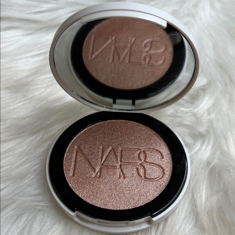 NARS Light Reflecting Luminizing Powder - Heavenly - Picture 1 of 4